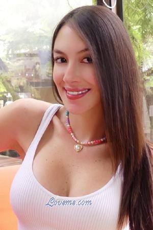 181298 - Laura Age: 30 - Colombia
